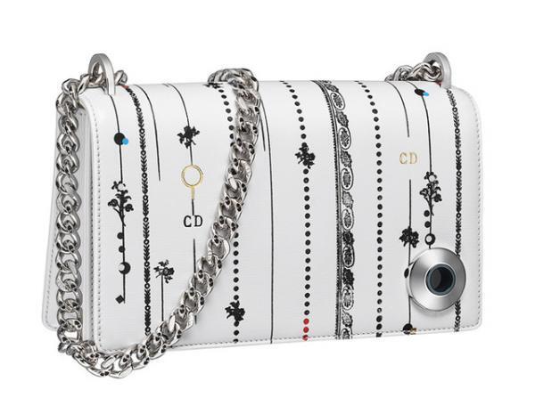 ディオールが新宿伊勢丹で限定ショップ。新作「ディオラマ」バッグ先行発売