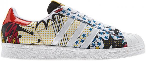 アディダスオリジナルスbyリタ・オラ、彼女の積極性や楽天主義をアメコミ表現