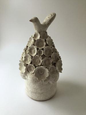 陶芸家・鹿児島睦のレアコレクションが新宿伊勢丹に集結。“壁の鳥”先行販売