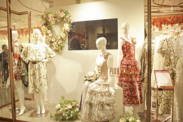 花柄男子が流行る？ももクロが新宿伊勢丹でピンクハウスとのコラボを語る