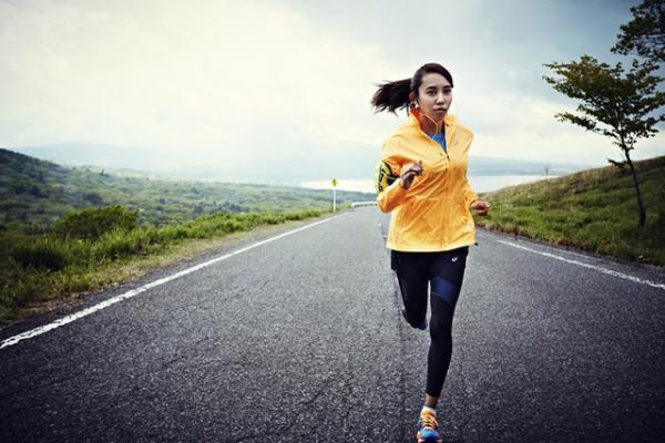 アシックスのランニングウエア、グローバルシリーズが好評。高い技術力へ反響