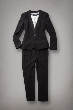 「イセタンサローネ」オープニングは白と黒で。HYKE、mame、タロウホリウチらと限定品