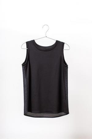 「イセタンサローネ」オープニングは白と黒で。HYKE、mame、タロウホリウチらと限定品