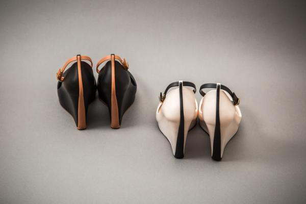 「イセタンサローネ」オープニングは白と黒で。HYKE、mame、タロウホリウチらと限定品