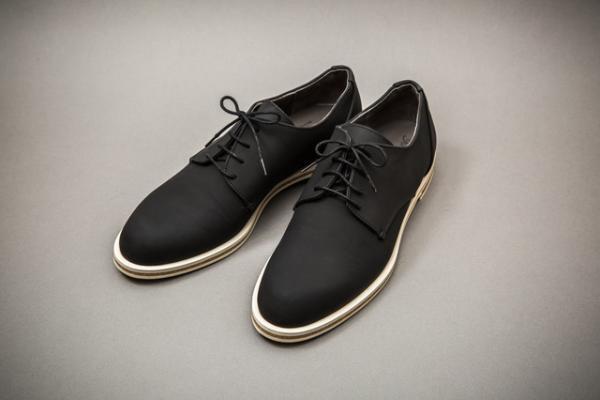 「イセタンサローネ」オープニングは白と黒で。HYKE、mame、タロウホリウチらと限定品