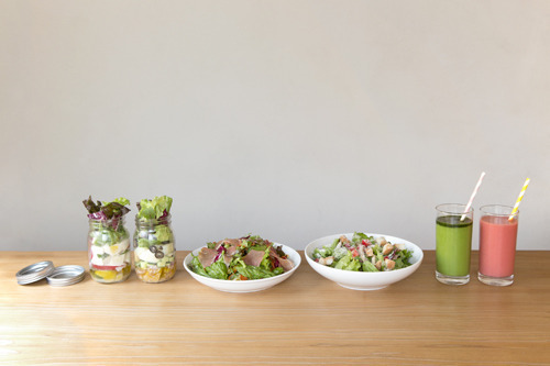 図書館のようにコスメを検索、カフェ併設オーガニックストアが表参道にオープン。佐藤オオキデザイン