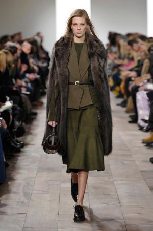 ロマンティックでグラマラス。昼夜のストーリーを描いたマイケル・コース【2015-16秋冬ウィメンズ】