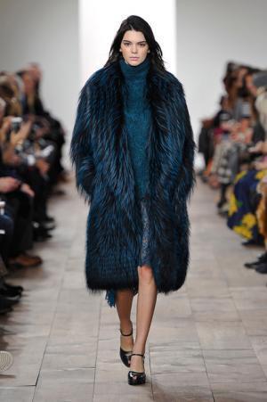 ロマンティックでグラマラス。昼夜のストーリーを描いたマイケル・コース【2015-16秋冬ウィメンズ】