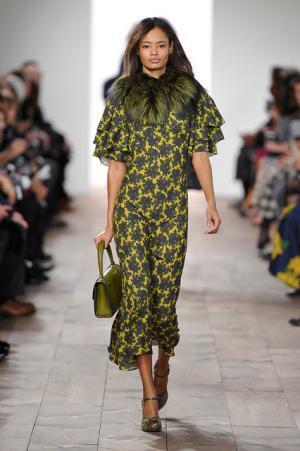 ロマンティックでグラマラス。昼夜のストーリーを描いたマイケル・コース【2015-16秋冬ウィメンズ】