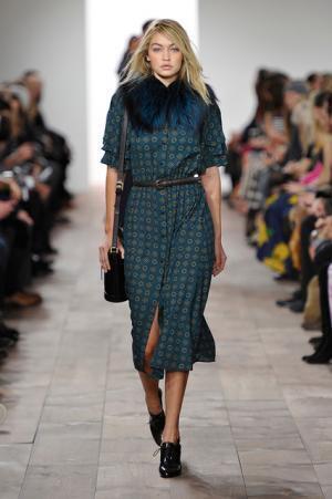 ロマンティックでグラマラス。昼夜のストーリーを描いたマイケル・コース【2015-16秋冬ウィメンズ】