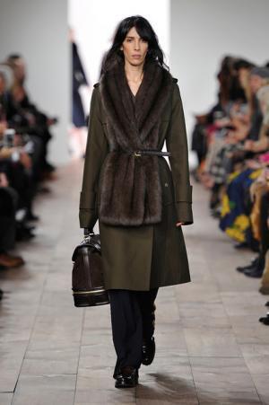 ロマンティックでグラマラス。昼夜のストーリーを描いたマイケル・コース【2015-16秋冬ウィメンズ】