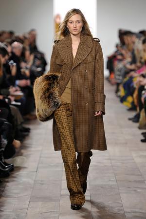 ロマンティックでグラマラス。昼夜のストーリーを描いたマイケル・コース【2015-16秋冬ウィメンズ】