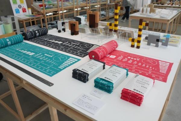 21_21 DESIGN SIGHTで単位展が開幕、若手デザイナーや建築家がチームで作り上げる展覧会