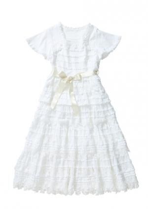 百田夏菜子が着用した純白のドレス（14万円）