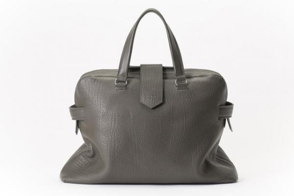 エルメネジルドゼニアが銀座にアジア最大ストアオープン、15SS限定バッグも