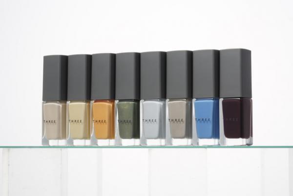 空や太陽、自然を感じる色をネイルに。THREEの15年サマーコレクション