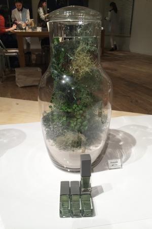 空や太陽、自然を感じる色をネイルに。THREEの15年サマーコレクション