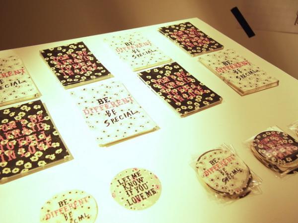 ルシェルブルーがSHOGO SEKINEとコラボ。限定ショップが新宿伊勢丹にオープン