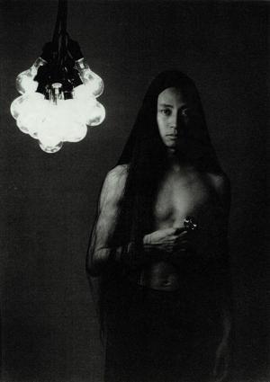 五感で現代アートを体感、パークホテル東京でナイトパーティー。やくしまるえつこら