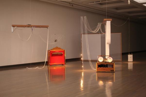 五感で現代アートを体感、パークホテル東京でナイトパーティー。やくしまるえつこら