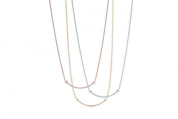 ティファニーTから“スマイル”のようなペンダント。日本で先行販売