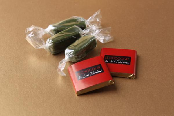 ジョエル・ロブションよりキャラメルとチョコの入った3色のイースターエッグ