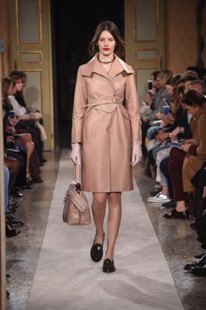 トッズが見せるリアルな装飾テクニック【2015-16秋冬ウィメンズ】