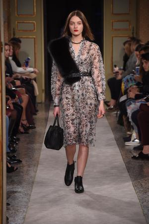 トッズが見せるリアルな装飾テクニック【2015-16秋冬ウィメンズ】