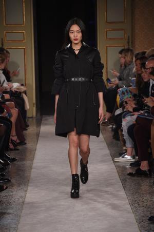 トッズが見せるリアルな装飾テクニック【2015-16秋冬ウィメンズ】