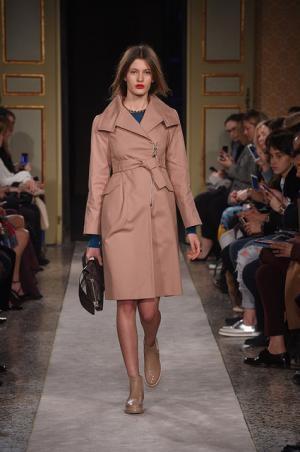 トッズが見せるリアルな装飾テクニック【2015-16秋冬ウィメンズ】