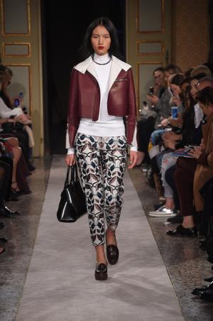 トッズが見せるリアルな装飾テクニック【2015-16秋冬ウィメンズ】