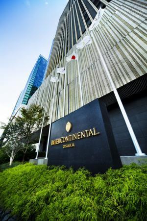 ティム・バートン×インターコンチネンタルホテル大阪。限定コラボカクテルやスイーツを提供