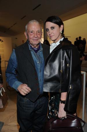 マックイーン、ガリアーノ、カール撮った伝説的写真家個展、ミラノで開催。トッズスポンサード