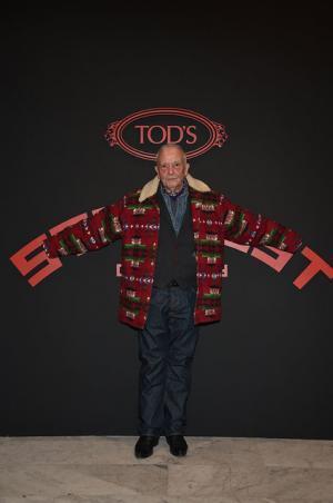 マックイーン、ガリアーノ、カール撮った伝説的写真家個展、ミラノで開催。トッズスポンサード