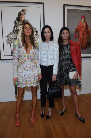 マックイーン、ガリアーノ、カール撮った伝説的写真家個展、ミラノで開催。トッズスポンサード