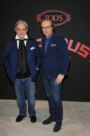 マックイーン、ガリアーノ、カール撮った伝説的写真家個展、ミラノで開催。トッズスポンサード