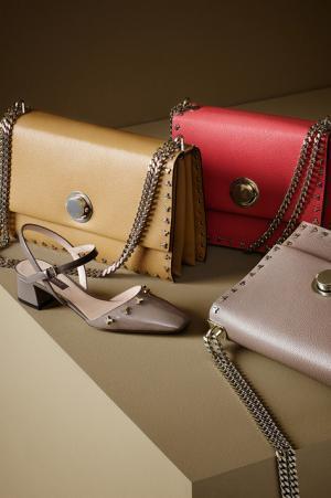 ウェス・アンダーソンの映画をリュクスにしたバリー【2015-16秋冬ウィメンズ】