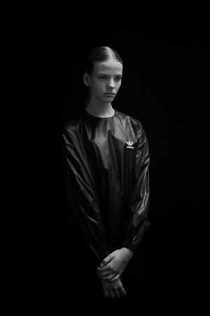 ハイク×アディダスオリジナルス、コラボライン公式サイトオープン。アイテムやルック画像公開