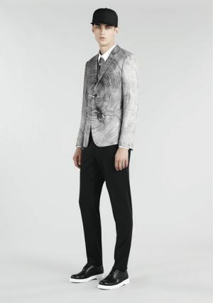 ニール完全監修の新生ブラックバレット、15SS初コレクションがお披露目に