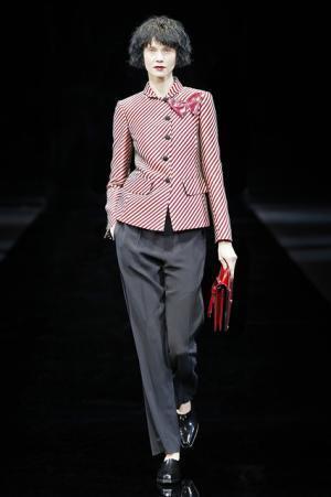 ラッフル揺れるエンポリオアルマーニの宝石の間【2015-16秋冬ウィメンズ】