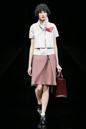 ラッフル揺れるエンポリオアルマーニの宝石の間【2015-16秋冬ウィメンズ】