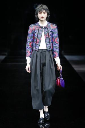 ラッフル揺れるエンポリオアルマーニの宝石の間【2015-16秋冬ウィメンズ】