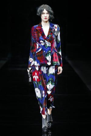 ラッフル揺れるエンポリオアルマーニの宝石の間【2015-16秋冬ウィメンズ】