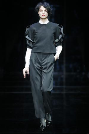 ラッフル揺れるエンポリオアルマーニの宝石の間【2015-16秋冬ウィメンズ】