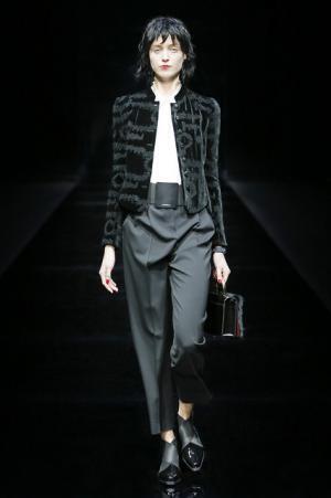 ラッフル揺れるエンポリオアルマーニの宝石の間【2015-16秋冬ウィメンズ】