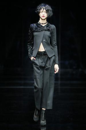 ラッフル揺れるエンポリオアルマーニの宝石の間【2015-16秋冬ウィメンズ】