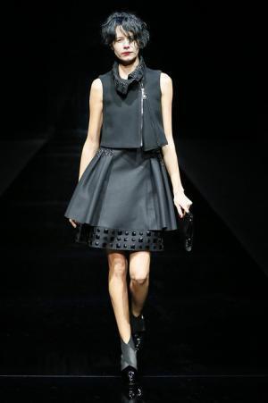 ラッフル揺れるエンポリオアルマーニの宝石の間【2015-16秋冬ウィメンズ】