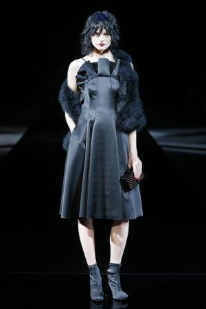 ラッフル揺れるエンポリオアルマーニの宝石の間【2015-16秋冬ウィメンズ】