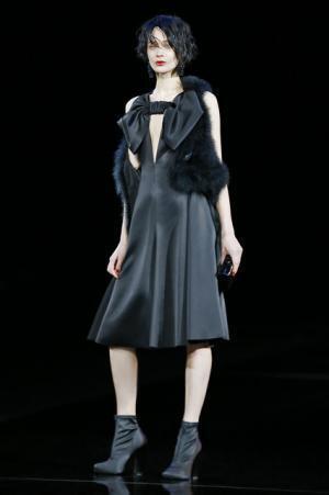 ラッフル揺れるエンポリオアルマーニの宝石の間【2015-16秋冬ウィメンズ】