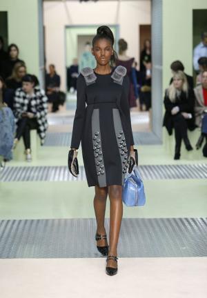 女の子の古典を未来へ導くプラダ【15-16AWウィメンズ】